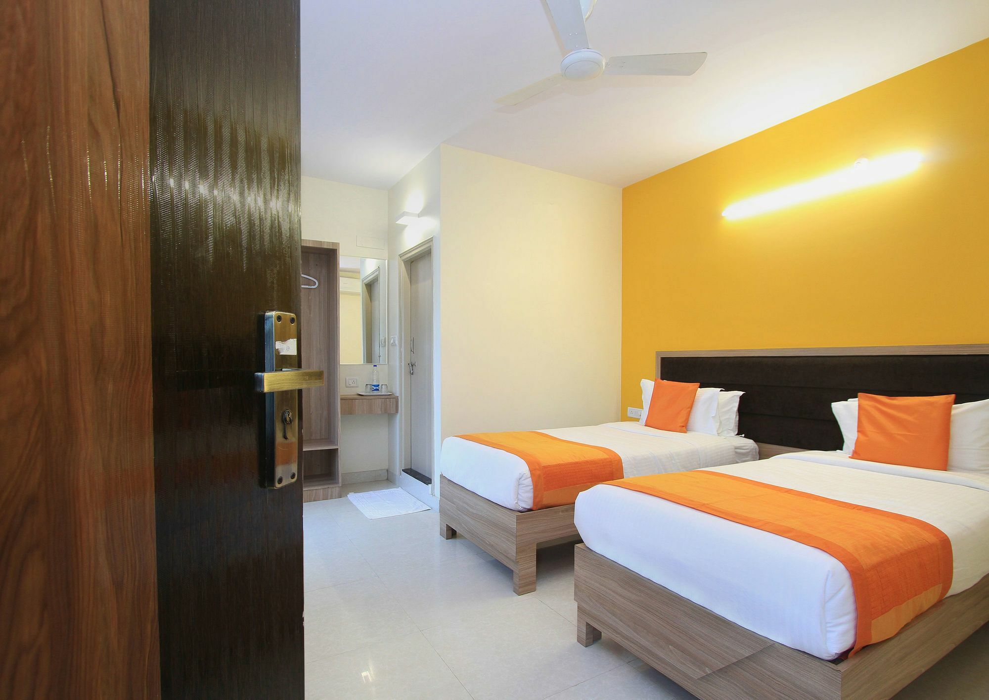 Hotel O Golden Inn Near Cubbon Park Bangalore Dış mekan fotoğraf