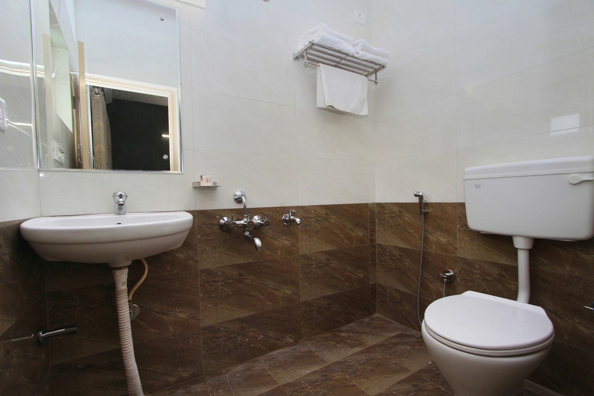 Hotel O Golden Inn Near Cubbon Park Bangalore Dış mekan fotoğraf